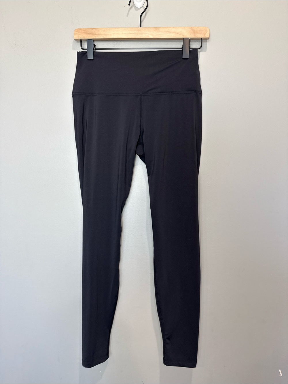 Montiel Activewear‎ Black High Rise Performance Leggings Medium